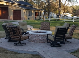 Outdoor Fireplace/Firepits