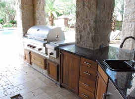 Outdoor Kitchen