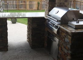 Outdoor Kitchen