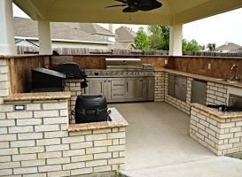 Outdoor Kitchen