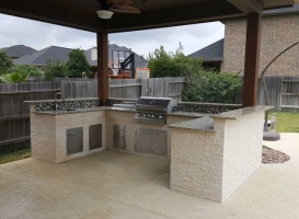 Outdoor Kitchen