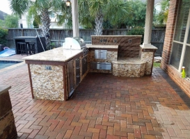 Outdoor Kitchen